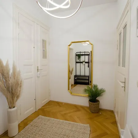 Casarina - Stilvoller Altbau In Zentraler Lage * Dresden