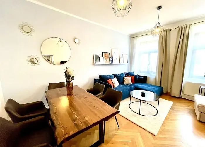 Casarina - Stilvoller Altbau In Zentraler Lage