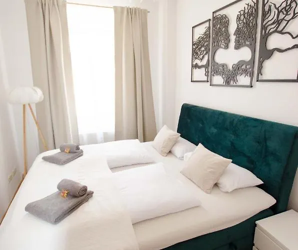 Apartment Casarina - Stilvoller Altbau In Zentraler Lage Dresden