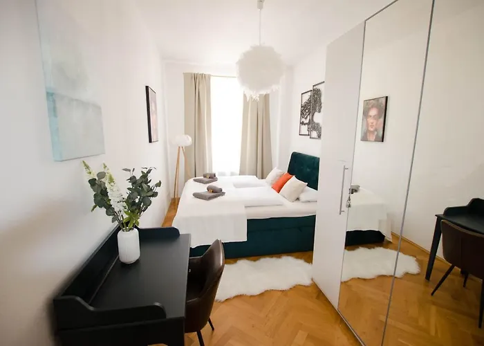 Apartment Casarina - Stilvoller Altbau In Zentraler Lage Dresden