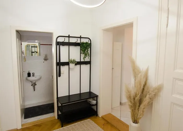 Apartment Casarina - Stilvoller Altbau In Zentraler Lage Dresden