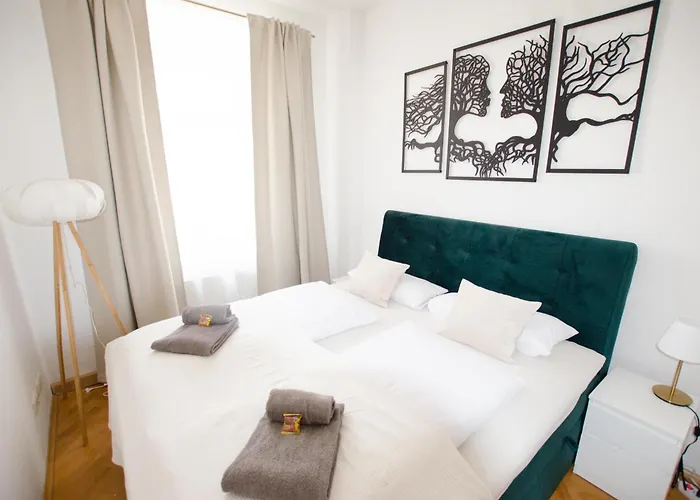 Casarina - Stilvoller Altbau In Zentraler Lage Apartment Dresden