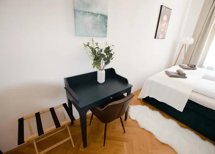 Casarina - Stilvoller Altbau In Zentraler Lage * Dresde