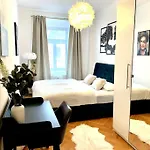 Casarina - Stilvoller Altbau In Zentraler Lage *
