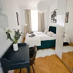 Casarina - Stilvoller Altbau In Zentraler Lage Appartement