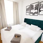 Casarina - Stilvoller Altbau In Zentraler Lage Appartement Dresde