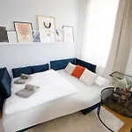 Casarina - Stilvoller Altbau In Zentraler Lage Dresde