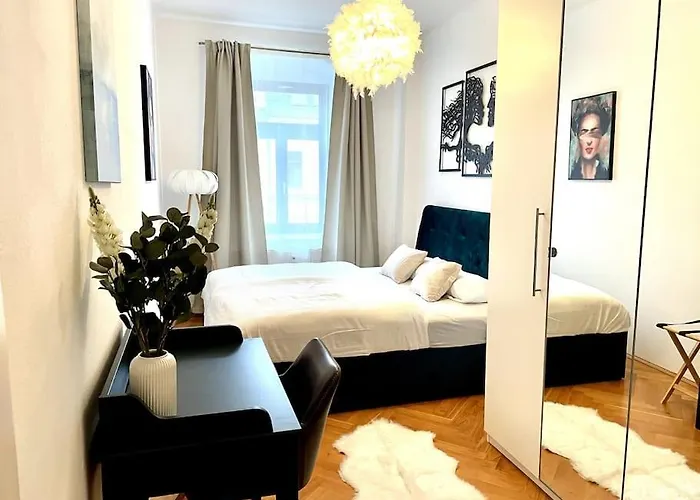 Casarina - Stilvoller Altbau In Zentraler Lage *