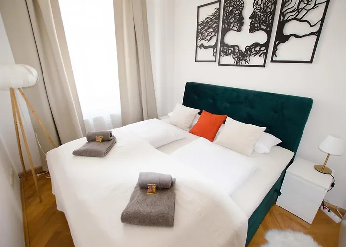 Casarina - Stilvoller Altbau In Zentraler Lage Appartamento *